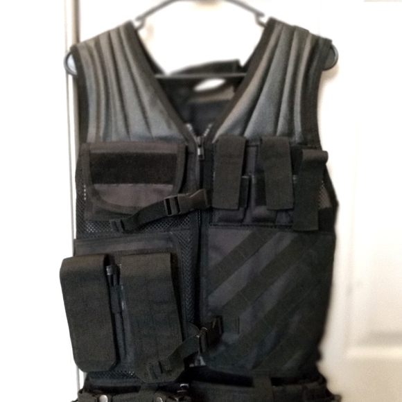 Tactical vest - Picture 1 of 2